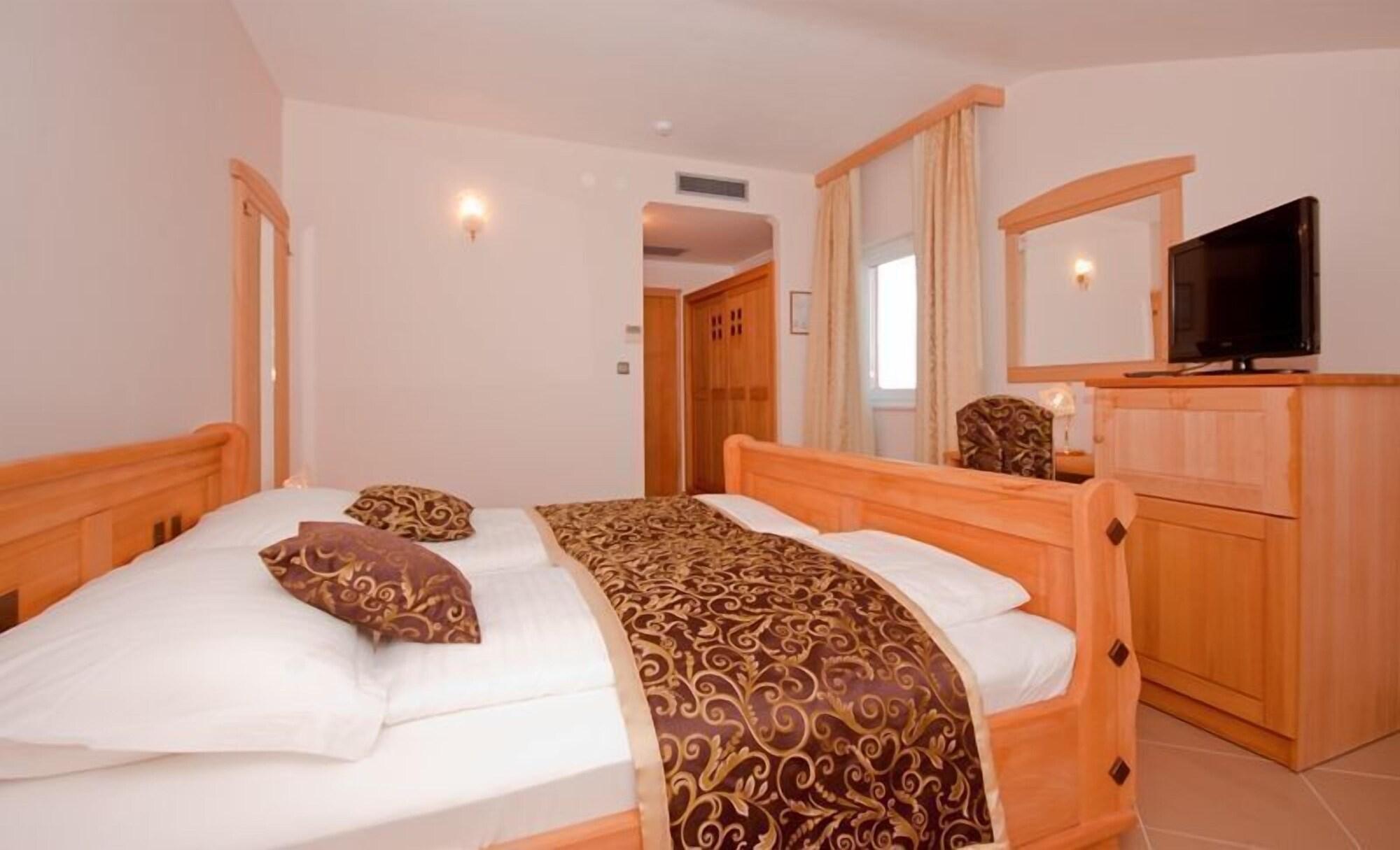 Hotel Miramare Водице Екстериор снимка